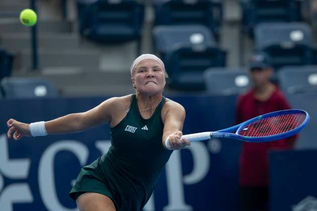 August 22, 2025, Monterrey, Nuevo Leon, Mexico: Diana Shnaider (RUS) in action against Alycia Parks (USA) during the semi-finals at the Monterrey Open WTA, Tennis Damen 500. Monterrey Mexico - ZUMAo125 0831208129st Copyright: xAntonioxOjedax