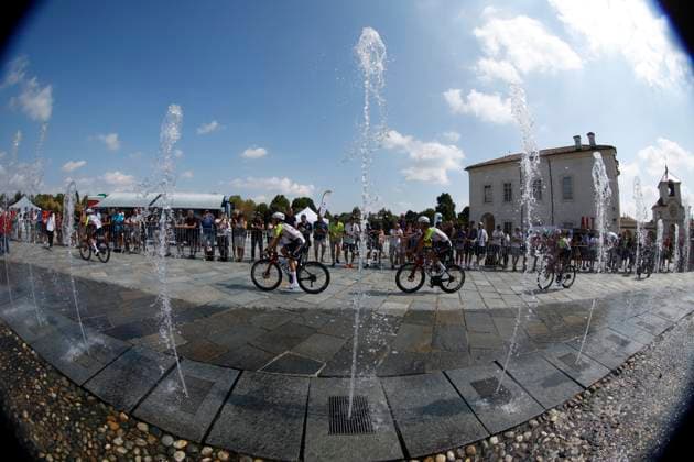 Cyclists compete in the first stage of 80th Vuelta a Espana cycling tour in Turin, Italy, 23 August 2025. The stage covers 183 km between the cities of Tutin and Novara. First stage of Vuelta a Espana tour !ACHTUNG: NUR REDAKTIONELLE NUTZUNG!  Copyright: xJavierxLizonx GRAF1656 20250823-55017720418_1