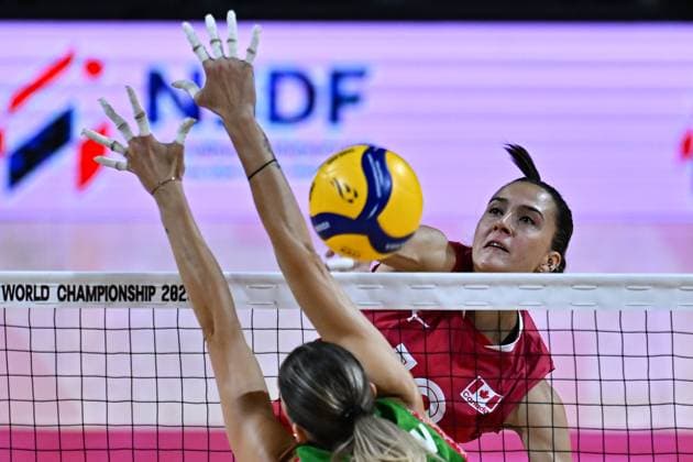 Canada v Bulgaria - FIVB Women s Volleyball World Championship, WM, Weltmeisterschaft NAKHON RATCHASIMA, THAILAND - AUGUST 23: Emily Maglio (rear) of Canada in action during the FIVB Women s Volleyball World Championship between Canada and Bulgaria at Korat Chatchai Sports Hall, in Nakhon Ratchasima, Thailand, on August 23, 2025. Mustafa Hatipoglu Anadolu Nakhon Ratchasima Thailand. Editorial use only. Please get in touch for any other usage.  Copyright: x2025xAnadoluxMustafaxHatipoglux