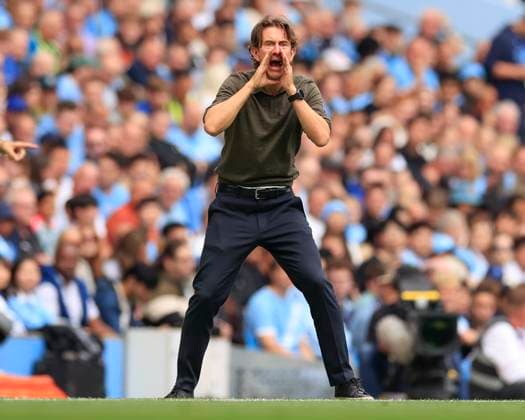 Manchester City v Tottenham Hotspur Premier League 23 08 2025. Thomas Frank the Tottenham Hotspur manager shouts instructions during the Premier League match between Manchester City and Tottenham Hotspur at the Etihad Stadium, Manchester, England on 23 August 2025. Manchester Etihad Stadium Manchester England Editorial use only DataCo restrictions apply See www.football-dataco.com , Copyright: xConorxMolloyx PSI-22653-0030