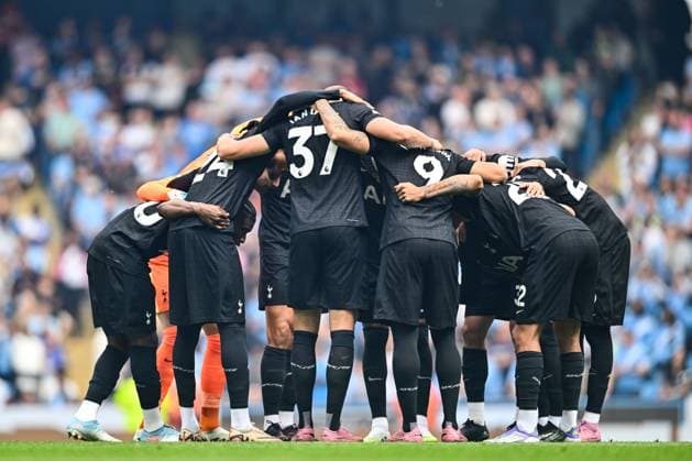 23rd August 2025; Etihad Stadium, Manchester, England; Premier League Football, Manchester City versus Tottenham Hotspur; Tottenham Hotspur players huddle before kick-off  GodfreyxPitt
