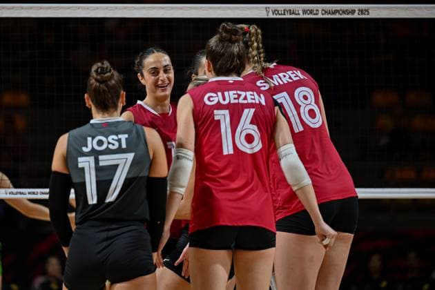 Canada v Bulgaria - FIVB Women s Volleyball World Championship, WM, Weltmeisterschaft NAKHON RATCHASIMA, THAILAND - AUGUST 23: Players of Canada celebrate after a position during the FIVB Women s Volleyball World Championship between Canada and Bulgaria at Korat Chatchai Sports Hall, in Nakhon Ratchasima, Thailand, on August 23, 2025. Mustafa Hatipoglu Anadolu Nakhon Ratchasima Thailand. Editorial use only. Please get in touch for any other usage.  Copyright: x2025xAnadoluxMustafaxHatipoglux