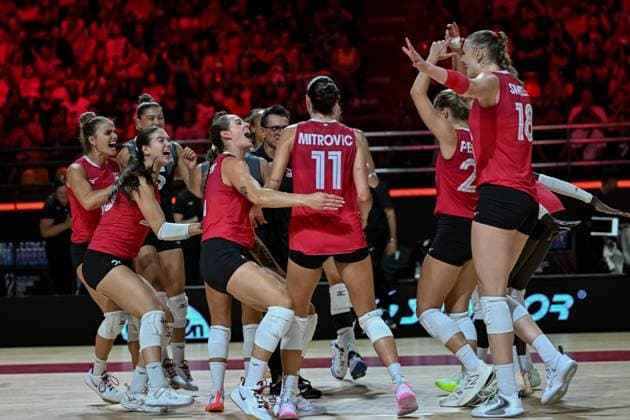Canada v Bulgaria - FIVB Women s Volleyball World Championship, WM, Weltmeisterschaft NAKHON RATCHASIMA, THAILAND - AUGUST 23: Players of Canada celebrate their victory at the end of the FIVB Women s Volleyball World Championship between Canada and Bulgaria at Korat Chatchai Sports Hall, in Nakhon Ratchasima, Thailand, on August 23, 2025. Mustafa Hatipoglu Anadolu Nakhon Ratchasima Thailand. Editorial use only. Please get in touch for any other usage.  Copyright: x2025xAnadoluxMustafaxHatipoglux