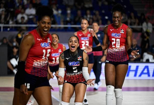 (250823) -- CHIANG MAI, Aug. 23, 2025 -- Brenda Castillo (C) of the Dominican Republic celebrates scoring with teammates during the Preliminary Phase Pool F match between the Dominican Republic and Colombia at the Volleyball Women s World Championship, WM, Weltmeisterschaft in Chiang Mai, Thailand, Aug. 23, 2025. ) (SP)THAILAND-CHIANG MAI-VOLLEYBALL-WOMEN S WORLD CHAMPIONSHIP-COLOMBIA VS DOMINICAN REPUBLIC HouxZhaokang 
