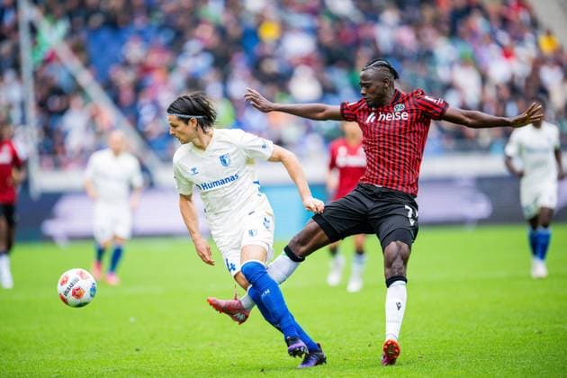 23 08 2025 Soccer, 2025 2026, 2 Bundesliga, 3 Matchday, Hannover 96 1 FC Magdeburg L R Jean Hugonet Magdeburg , Mustapha Bundu Hannover DFL REGULATIONS PROHIBIT ANY USE OF PHOTOGRAPHS AS IMAGE SEQUENCES AND OR QUASI VIDEO