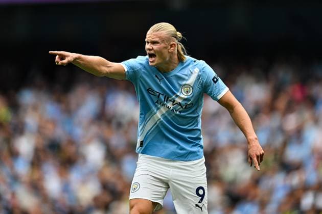 Sport Bilder des Tages 23rd August 2025; Etihad Stadium, Manchester, England; Premier League Football, Manchester City versus Tottenham Hotspur; Erling Haaland of Manchester City shouts instructions to his team  GodfreyxPitt