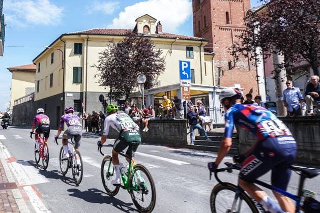 The 2025 Vuelta. First stage, Venaria Reale-Novara The 2025 Vuelta. Stage one of the Tour of Spain, from Venaria Reale to Novara. Pictured is the lead group passing through San Mauro, in the hills above Turin. San Mauro, Italy 23 August 2025, Credit:Selene Daniele Avalon Italy, TO, San Mauro  Copyright: xSelenexDanielex xAvalonx 0831242588st