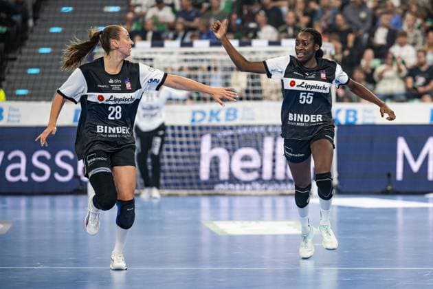 Malin Sandberg HSG Blomberg Lippe, 28 acclaimed with Farrelle Alicia Njinkeu HSG Blomberg Lippe, 55 their goal GER, HSG Blomberg Lippe vs Thueringer HC, Handball, HBF Supercup 2025, Final, 23 08 2025 GER, HSG Blomberg Lippe vs Thueringer HC, Handball, HBF Supercup 2025, Final, 23 08 2025 Muenchen Copyright: xEibner-Pressefoto HeikexFeinerx EP_HFR