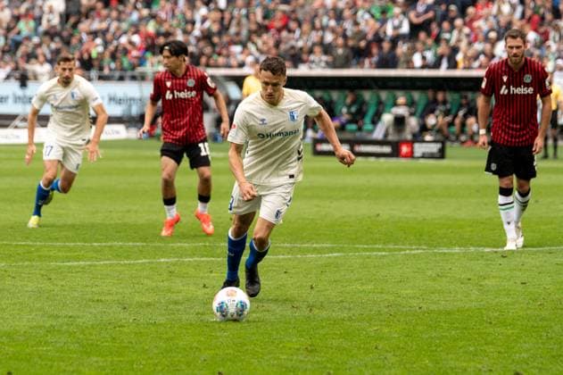 Germany Soccer 2 Bundesliga, Matchday 3, Hannover 96 1 FC Magdeburg 2025 26 on 23 8 2025 in Hannover Heinz von Heiden Arena Martijn Kaars 1 FC Magdeburg 9 on penalty kick Copyright: xSvenxHeidmannx