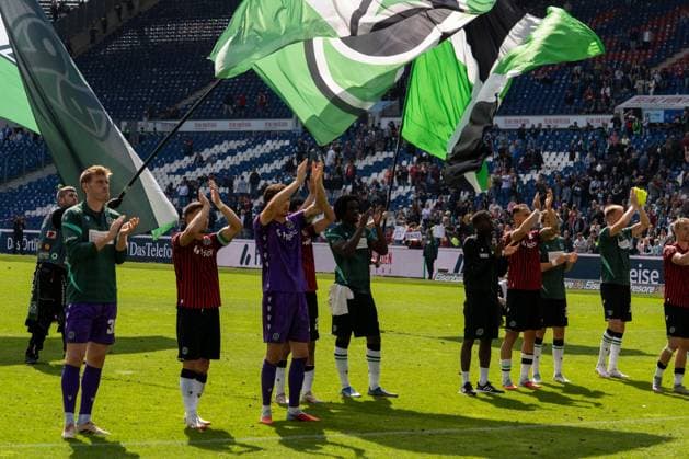 Germany Soccer 2 Bundesliga, Matchday 3, Hannover 96 1 FC Magdeburg 2025 26 on 23 8 2025 in Hannover Heinz von Heiden Arena Hannover 96 celebrates with the fans after the match Copyright: xSvenxHeidmannx