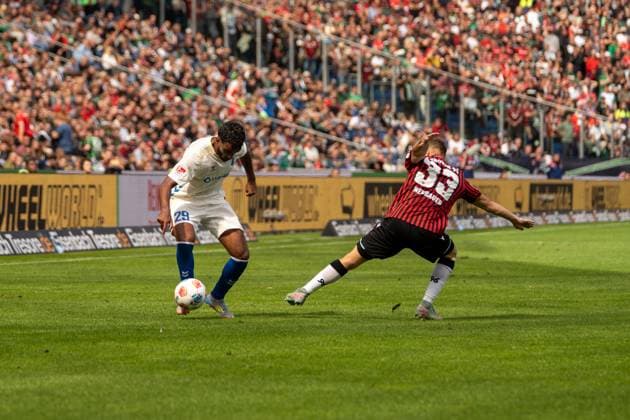 Germany Soccer 2 Bundesliga, Matchday 3, Hannover 96 1 FC Magdeburg 2025 26 on 23 8 2025 in Hannover Heinz von Heiden Arena Rayan Ghrieb 1 FC Magdeburg 29 in duel with Maurice Neubauer Hannover 96 33 Copyright: xSvenxHeidmannx