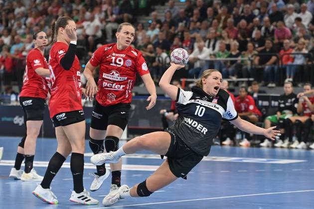 Maxi MUEHLNER Blomberg Lippe ,Action,Goal throw Handball Super Cup 2025 Women HSG Blomberg Lippe vs Thueringer HC on 23 08 2025, SAP GARDEN Munich