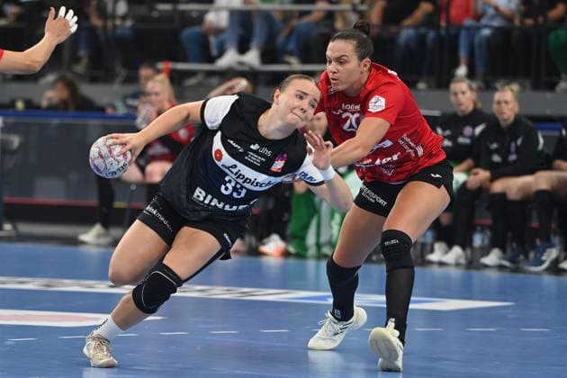 Elin MAGNUDOTTIR Blomberg Lippe , action,duel against Jana Leonie SCHEIB Thueringer HC Handball Super Cup 2025 Women HSG Blomberg Lippe vs Thueringer HC on 23 08 2025, SAP GARDEN Muenchen