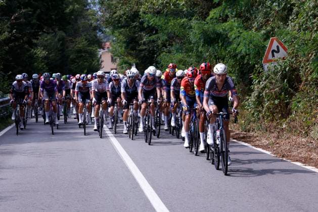 The pack compete in the first stage of 80th Vuelta a Espana cycling tour in Turin, Italy, 23 August 2025. The stage covers 183 km between the cities of Tutin and Novara. First stage of Vuelta a Espana tour !ACHTUNG: NUR REDAKTIONELLE NUTZUNG!  Copyright: xJavierxLizonx GRAF1789 20250823-55017721733_1