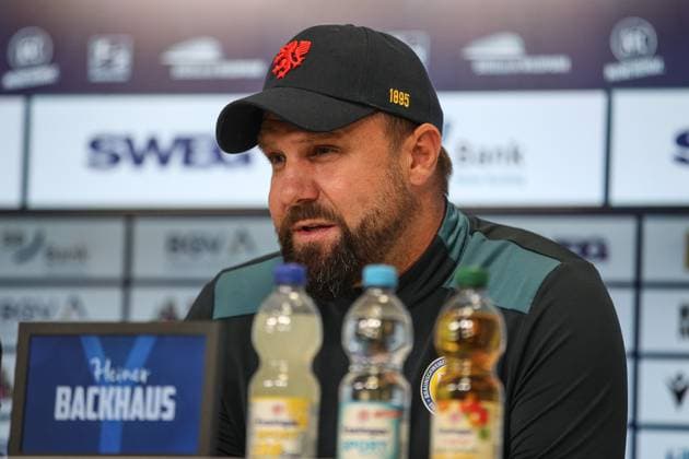 Heiner Backhaus Eintracht Braunschweig, Head Coach after the match at the PK, GER, Karlsruher SC vs Eintracht Braunschweig, 2 Bundesliga, Matchday 3, 2025 2026, 23 08 2025, DFL REGULATIONS PROHIBIT ANY USE OF PHOTOGRAPHS AS IMAGE SEQUENCES AND OR QUASI VIDEO, GER, Karlsruher SC vs Eintracht Braunschweig, 2 Bundesliga, Matchday 3, 2025 2026, 23 08 2025 Karlsruhe Copyright: xEibner-Pressefoto JanxPrihodax EP_JPA