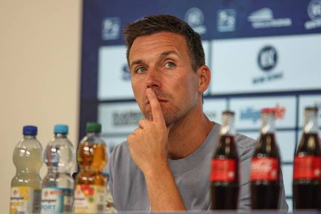 Christian Eichner Karlsruher SC, Head Coach after the match at the PK, GER, Karlsruher SC vs Eintracht Braunschweig, 2 Bundesliga, Matchday 3, 2025 2026, 23 08 2025, DFL REGULATES PROHIBIT ANY USE OF PHOTOGRAPHS AS IMAGE SEQUENCES AND OR QUASI VIDEO, GER, Karlsruher SC vs Eintracht Braunschweig, 2 Bundesliga, Matchday 3, 2025 2026, 23 08 2025 Karlsruhe Copyright: xEibner-Pressefoto JanxPrihodax EP_JPA