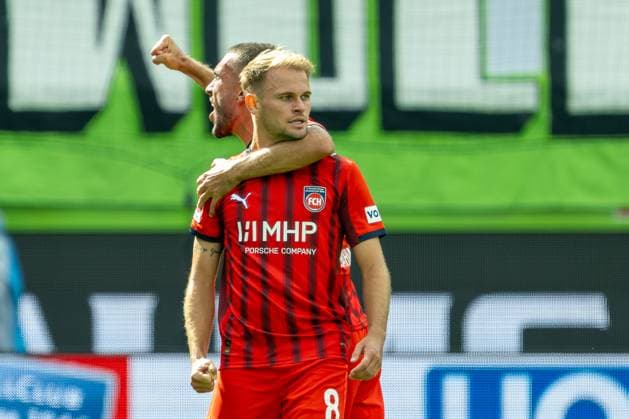 Goal to 1 1 druch Leonardo Scienza FC Heidenheim, 08 , with Arijon Ibrahimovic FC Heidenheim, 22 , GER, 1 FC Heidenheim vs VFL Wolfsburg, Football, Bundesliga, Matchday 1, Season 2025 2026, 23 08 2025, DFL DFB REGULATIONS PROHIBIT ANY USE OF PHOTOGRAPHS AS IMAGE SEQUENCES AND OR QUASI VIDEO, GER, 1 FC Heidenheim vs VFL Wolfsburg, Football, Bundesliga, 1 Matchday, Season 2025 2026, 23 08 2025 Heidenheim Copyright: xEibner-Pressefotox EP_EER