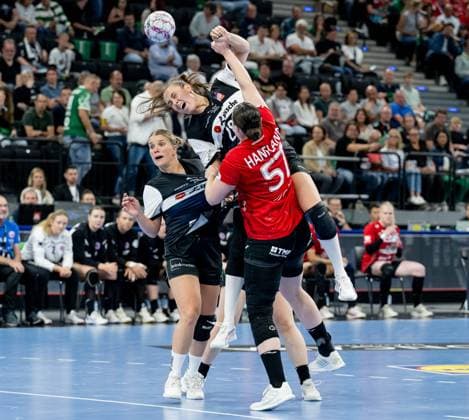 Laura Rueffieux HSG Blomberg Lippe, 3 and Malin Sandberg HSG Blomberg Lippe, 28 against Josefine Hanfland Thueringer HC, 57 GER, HSG Blomberg Lippe vs Thueringer HC, Handball, HBF Supercup 2025, Final, 23 08 2025 GER, HSG Blomberg Lippe vs Thueringer HC, Handball, HBF Supercup 2025, Final, 23 08 2025 Munich Copyright: xEibner-Pressefoto HeikexFeinerx EP_HFR