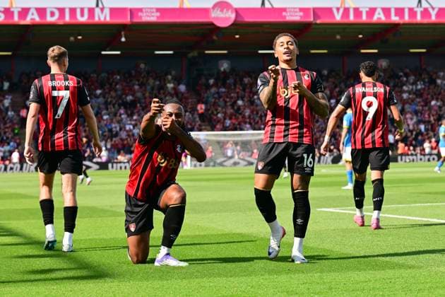 Bournemouth v Wolverhampton Wanderers Premier League Marcus Tavernier of Bournemouth celebrates scoring with Antoine Semenyo of Bournemouth during the Premier League match at the Vitality Stadium, Bournemouth UK Newspapers OUT Copyright: xJeremyxLandeyx FIL-22134-0017