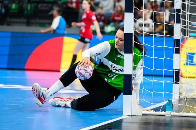 Muenchen HBF Super Cup 2025 HSG Blomberg Lippe Thueringer HC Goalkeeper Nicole Roth Blomberg Muenchen SAP Garden Bayern Germany