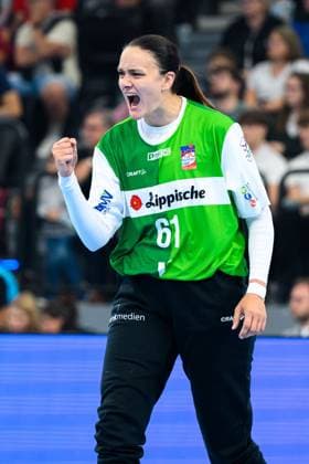 Muenchen HBF Super Cup 2025 HSG Blomberg Lippe Thueringer HC Goalkeeper Nicole Roth Blomberg Jubel Freude Emotion Muenchen SAP Garden Bayern Germany