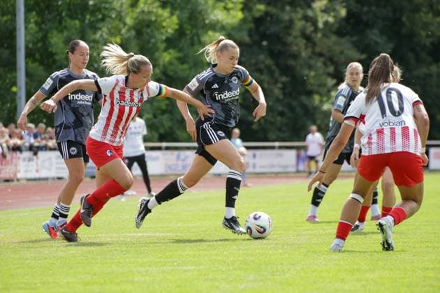 24 08 2025, xgrfx, Soccer Test Match , SC Freiburg Women Eintracht Frankfurt Women v l Lisa Karl SC Freiburg , Laura Freigang Eintracht Frankfurt , Selina Vobian SC Freiburg DFL DFB REGULATIONS PROHIBIT ANY USE OF PHOTOGRAPHS as IMAGE SEQUENCES and or QUASI VIDEO Freiburg