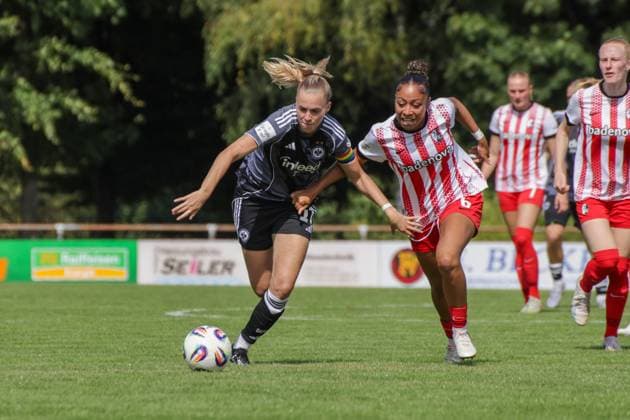24 08 2025, xgrfx, Soccer Test Match , SC Freiburg Women Eintracht Frankfurt Women v l Laura Freigang Eintracht Frankfurt , Nicole Ojukwu SC Freiburg DFL DFB REGULATIONS PROHIBIT ANY USE OF PHOTOGRAPHS as IMAGE SEQUENCES and or QUASI VIDEO Freiburg