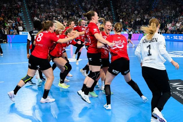 Muenchen HBF Super Cup 2025 HSG Blomberg Lippe Thueringer HC Schlussjubel Schlußjubel Emotion Freude Muenchen SAP Garden Bayern Germany
