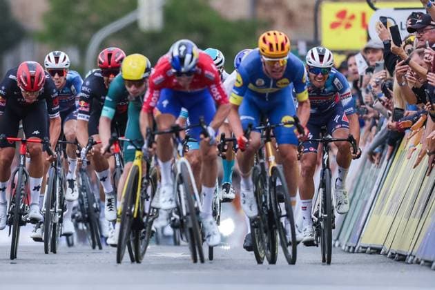 Cycling UCI ProSeries Men Elite LIDL Deutschland Tour 2025 Stage 3 Arnsberg Kassel on 23 08 2025 with Niklas Behrens TEAM VISMA LEASE A BIKE at the end, with Danny Van Poppel RED BULL BORA HANSGROHE , pushing James Matthew Brennan TEAM VISMA LEASE A BIKE , and Soren Waerenskjold UNO X MOBILITY , from xJRx