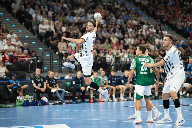 Fuechse Berlin vs THW Kiel, Handball, 1 Handball Bundesliga Men, Supercup, Season 2025 2026, Munich, 23 08 2025 Veron Nacinovic THW Kiel, 93 in goal Muenchen SAP Garden Germany