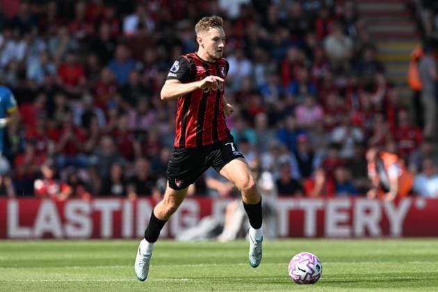 Bournemouth v Wolverhampton Wanderers Premier League 23 08 2025. David Brooks (7) of AFC Bournemouth on the attack during the Premier League match between Bournemouth and Wolverhampton Wanderers at the Vitality Stadium, Bournemouth, England on 23 August 2025. Bournemouth Vitality Stadium Dorset England Editorial use only DataCo restrictions apply See www.football-dataco.com , Copyright: xGrahamxHuntx PSI-22680-0084