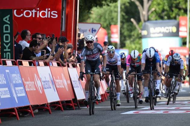 23-08-2025 Vuelta A Espana; Tappa 01 Venaria Reale - Novara; 2025, Alpecin - Deceuninck; 2025, Israel - Premier Tech; 2025, Caja Rural - Seguros Rga; 2025, Lotto; Philipsen, Jasper; Vernon, Ethan; Aular Sanabria, Orluis; Viviani, Elia; Novara; 