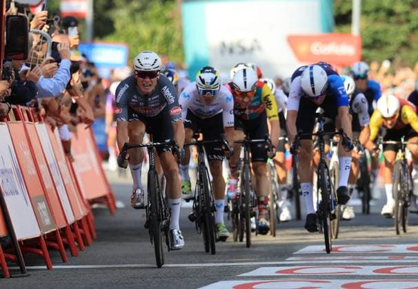 La Vuelta 25 - UCI Pro Tour Cycling Race Pierre Teyssot MAXPPP ; La Vuelta 25 - UCI Pro Tour Cycling Race. Novara, Italy on August 23, 2025. 80th edition of the Spanish Cycling Tour, Stage 1 186.7 km from Turin to Novara, Italy. Jasper Philipsen (BEL) Alpecin ADC wins the stage and takes the lead. Left, Jasper Philipsen (BEL) Pierre Teyssot Maxppp Novara Piedmont Italy  Copyright: xMAXPPPxPierrexTeyssotx TEP65405 TEP65405