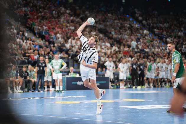 Fuechse Berlin vs THW Kiel, Handball, 1 Handball Bundesliga Men, Supercup, Season 2025 2026, Munich, 23 08 2025 Magnus Landin THW Kiel, 07 at a 7 meter throw Muenchen SAP Garden Germany