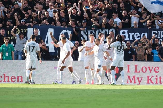 SSC Napoli Team celebrates after scores a goal during the soccer match between US Sassuolo Calcio and SSC Napoli, MD1 of Serie A Enilive Italian soccer championship 2025 2026 at Mapei Stadium on August 23, 2025, Reggio Emilia, Italy.  Copyright: xRobertoxTommasini IPAxSportx xipa-agency.netx xx IPA_63059682 IPA_Agency_IPA63059682