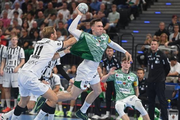 Lasse Bredekjaer ANDERSSON Fuechse Berlin , Action,Throw,li Petter OVERBY Kiel Handball Super Cup 2025 of the men Fuechse Berlin vs THW Kiel on 23 08 2025, SAP GARDEN Muenchen