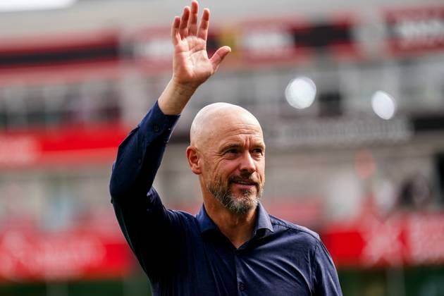 LEVERKUSEN, GERMANY - AUGUST 23: Bayer 04 Leverkusen head coach Erik ten Hag waves to the supporters prior to the Bundesliga match between Bayer 04 Leverkusen and TSG Hoffenheim at BayArena on August 23, 2025 in Leverkusen, Germany. (Photo by Rene Nijhuis) SPO  Copyright: xRenexNijhuis