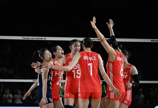 (250823) -- CHIANG MAI, Aug. 23, 2025 -- Players of China celebrate after the Preliminary Phase Pool F match between China and Mexico at the Volleyball Women s World Championship, WM, Weltmeisterschaft in Chiang Mai, Thailand, Aug. 23, 2025. ) (SP)THAILAND-CHIANG MAI-VOLLEYBALL-WOMEN S WORLD CHAMPIONSHIP-CHINA VS MEXICO HouxZhaokang 