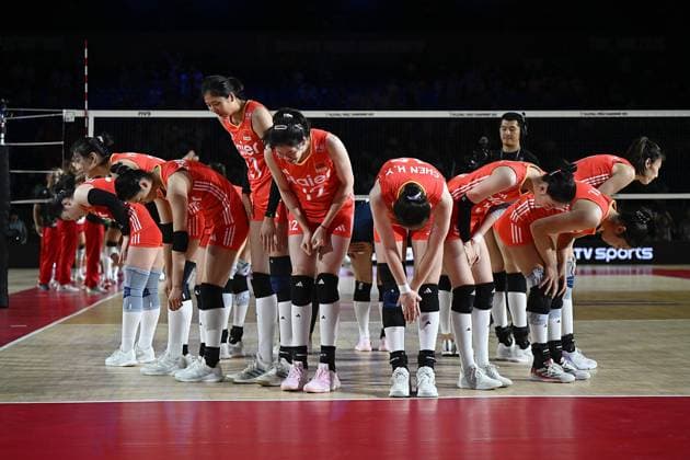 (250823) -- CHIANG MAI, Aug. 23, 2025 -- Players of China greet spectators after the Preliminary Phase Pool F match between China and Mexico at the Volleyball Women s World Championship, WM, Weltmeisterschaft in Chiang Mai, Thailand, Aug. 23, 2025. ) (SP)THAILAND-CHIANG MAI-VOLLEYBALL-WOMEN S WORLD CHAMPIONSHIP-CHINA VS MEXICO HouxZhaokang 