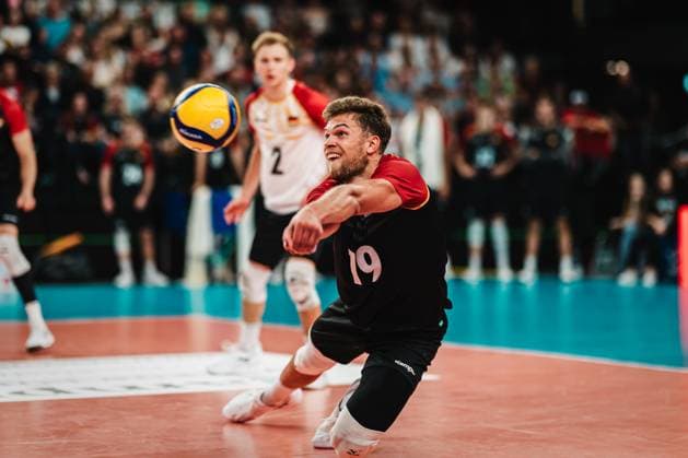 Volleyball international match Germany vs Belgium, 23 08 25 Erik Röhrs Germany, 19 takes the ball Volleyball, international match Germany vs Belgium on 23 08 2025 in the LKH Arena, Lüneburg Copyright: xBEAUTIFULxSPORTS Tonhäuserx