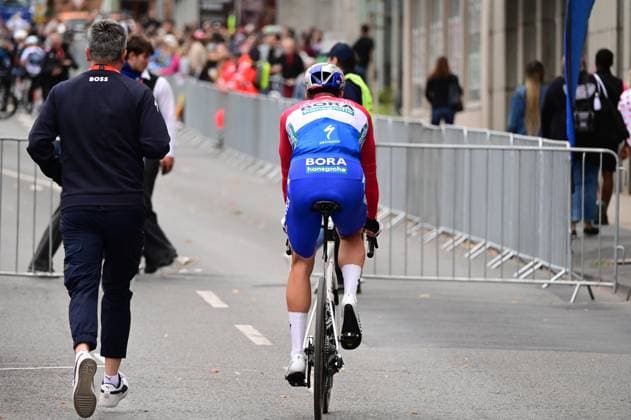 23 08 2025 xkhx Lidl Deutschland Tour 2025 3 stage from Arnsberg to Kassel Danny van Poppel is stripped of his victory due to his driving style here he leaves the victory arena