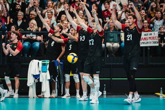 Volleyball international match Germany vs Belgium, 23 08 25 The German substitutes bench cheers Volleyball, international match Germany vs Belgium on 23 08 2025 in the LKH Arena, Lüneburg Copyright: xBEAUTIFULxSPORTS Tonhäuserx
