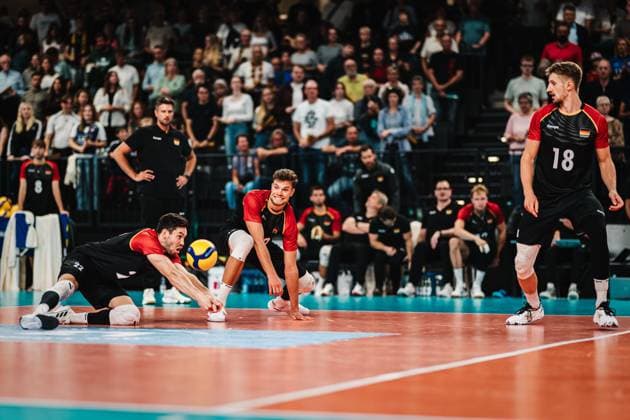 Volleyball international match Germany vs Belgium, 23 08 25 Tobias Brand Germany, 22 takes the ball, Erik Röhrs Germany, 19 looks critically Volleyball, international match Germany vs Belgium on 23 08 2025 in the LKH Arena, Lüneburg Copyright: xBEAUTIFULxSPORTS Tonhäuserx