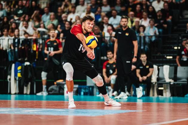 Volleyball international match Germany vs Belgium, 23 08 25 Erik Röhrs Germany, 19 takes the ball Volleyball, international match Germany vs Belgium on 23 08 2025 in the LKH Arena, Lüneburg Copyright: xBEAUTIFULxSPORTS Tonhäuserx