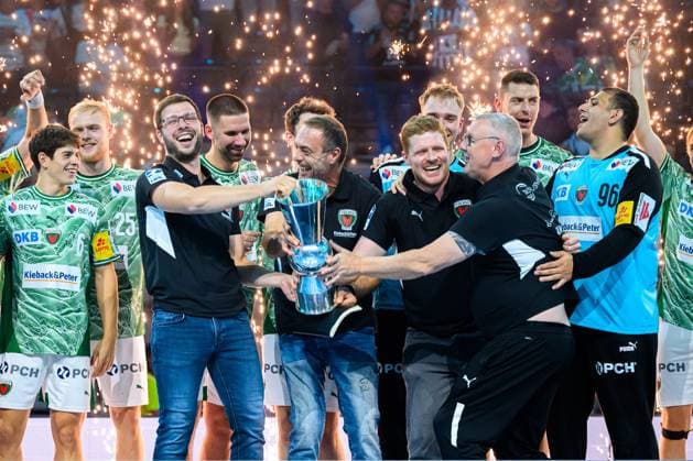 Muenchen HBL Super Cup 2025 Fuechse Berlin THW Kiel Coach Jaron Siewert Berlin , Co Coach Maximilian Rinderle Berlin , with the cup Muenchen SAP Garden Bayern Germany