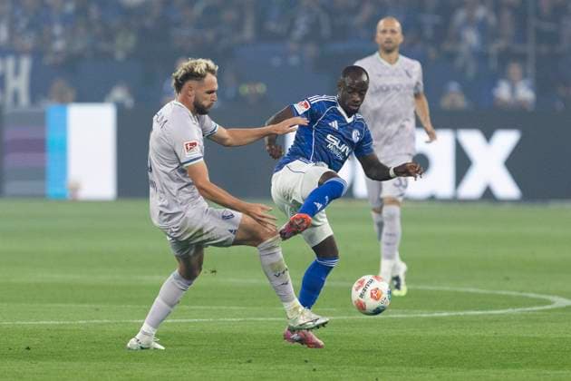 2 Soccer Bundesliga, FC Schalke 04 VfL Bochum 23 08 2025 Philipp Strompf VfL Bochum, 3 , Christopher Antwi Adjei FC Schalke 04, 18 2 Soccer Bundesliga, FC Schalke 04 VfL Bochum, 3 Matchday, on 23 08 2025, Veltins Arena, Gelsenkirchen DFL regulations prohibit any use of photographs as image sequences and or quasi video Copyright: xBEAUTIFULxSPORTS Meuselx