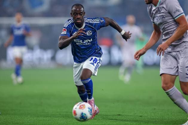 23 08 2025, Soccer, FC Schalke 04 VfL Bochum, 3 Matchday, 2 Soccer Bundesliga, Veltins Arena Gelsenkirchen, Season 2025 2026 xxxxxxxxxxxxxxx DFB regulations prohibit any use of photographs as image sequences and or quasi video Nordrhein Westfalen Germany