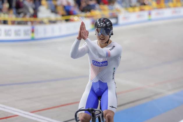 2025 UCI Junior Track World Championships Picture by Alex Whitehead SWpix.com - 23 08 2025 - Cycling - 2025 UCI Junior Track World Championships - Omnisport, Apeldoorn, Netherlands - Men Sprint Final for Gold - Taeho Choi (Korea) wins the Men Sprint Final for Gold Copyright: x xSWpix.comx(t axPhotographyxHubxLtd)xAlexxWhitehead SWpix.comx SWP-3030-1067