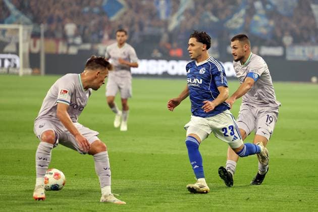 23 08 2025, xrekx, Soccer 2 Bundesliga, FC Schalke 04 VfL Bochum v l Soufiane El Faouzi FC Schalke 04 Matus Bero VfL Bochum DFL DFB REGULATIONS PROHIBIT ANY USE OF PHOTOGRAPHS as IMAGE SEQUENCES and or QUASI VIDEO Gelsenkirchen