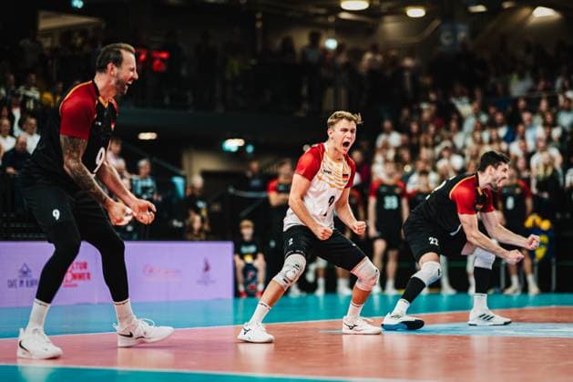 Volleyball international match Germany vs. Belgium, 23 08 25 Leonard Graven Germany, 2 cheers up Volleyball, international match Germany vs. Belgium on 23 08 2025 in the LKH Arena, Lüneburg Copyright: xBEAUTIFULxSPORTS Tonhäuserx